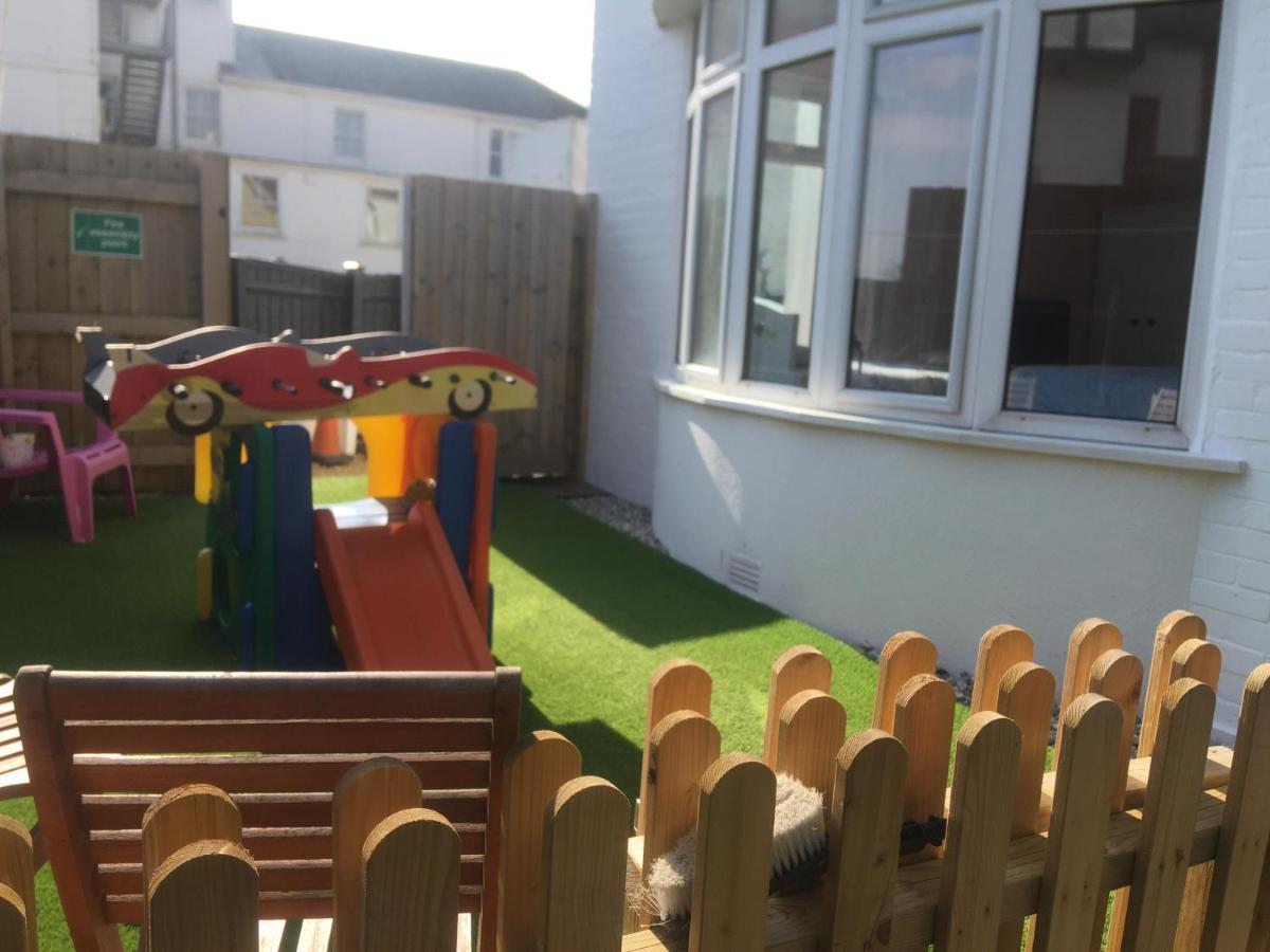 Singer House: Seafront Garden Flat with Parking Apartment Paignton Exterior photo