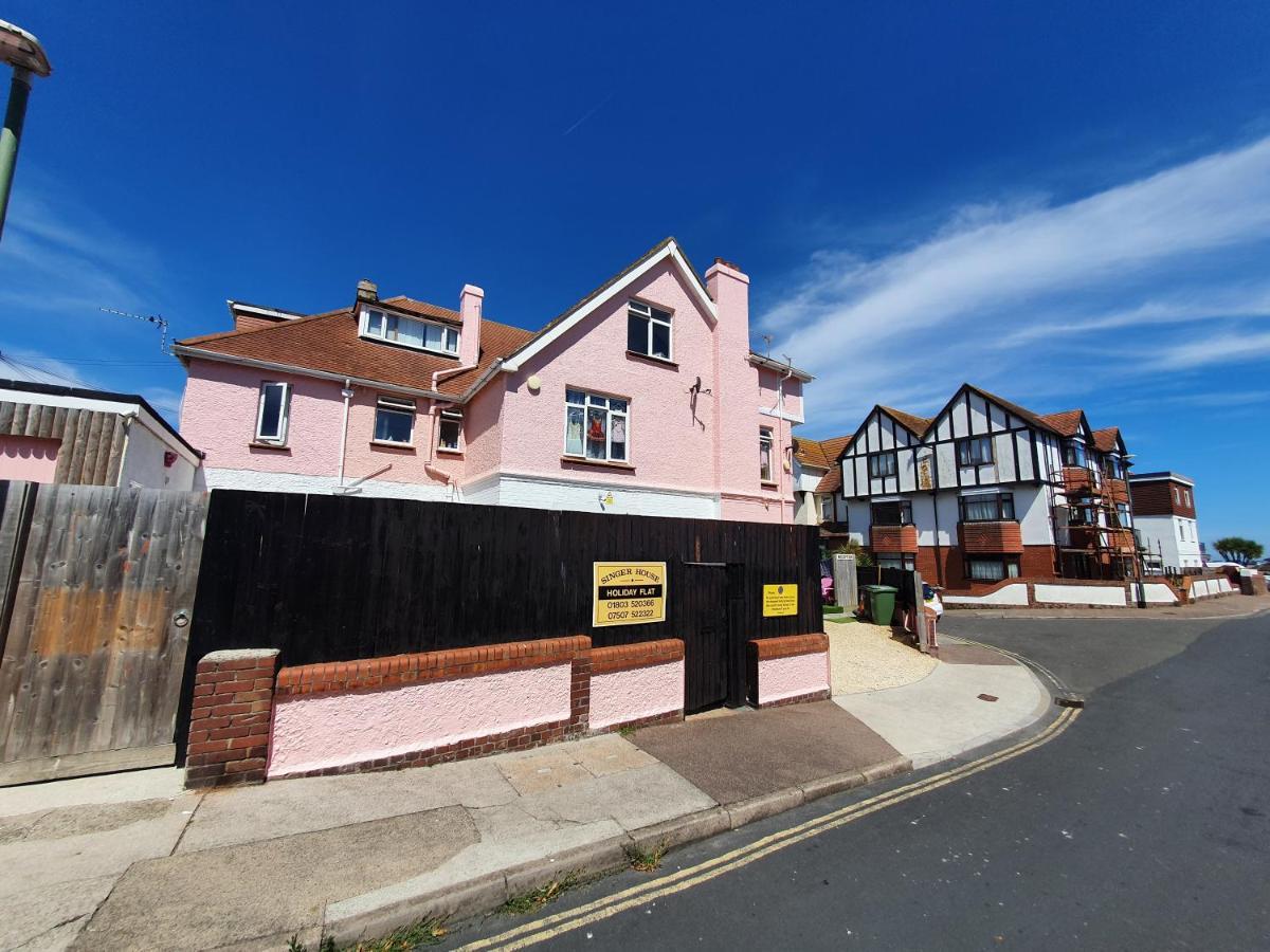 Singer House: Seafront Garden Flat with Parking Apartment Paignton Exterior photo